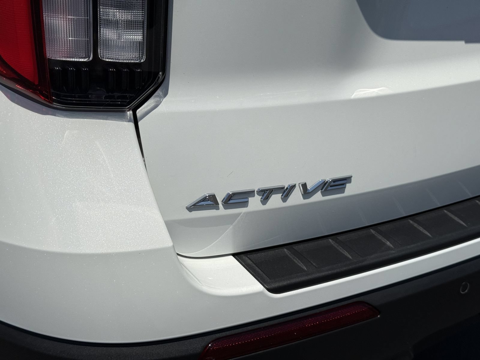 Certified 2025 Ford Explorer Active RWD image 10