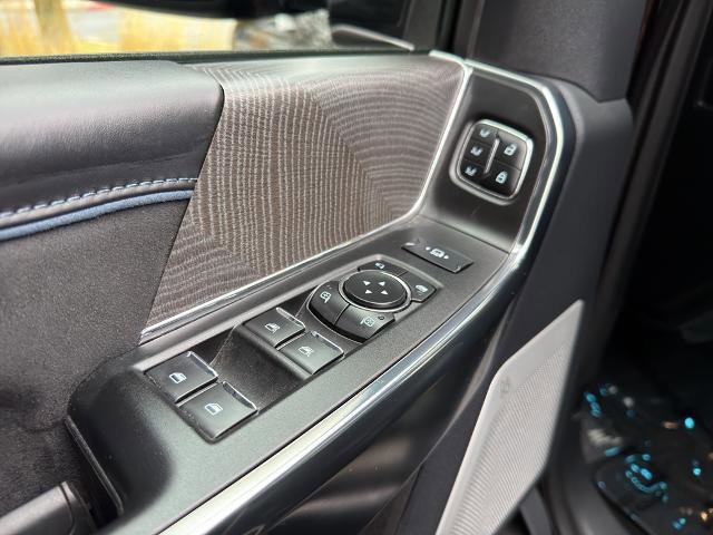 Certified 2025 Ford F350 Platinum AWD/4WD image 23