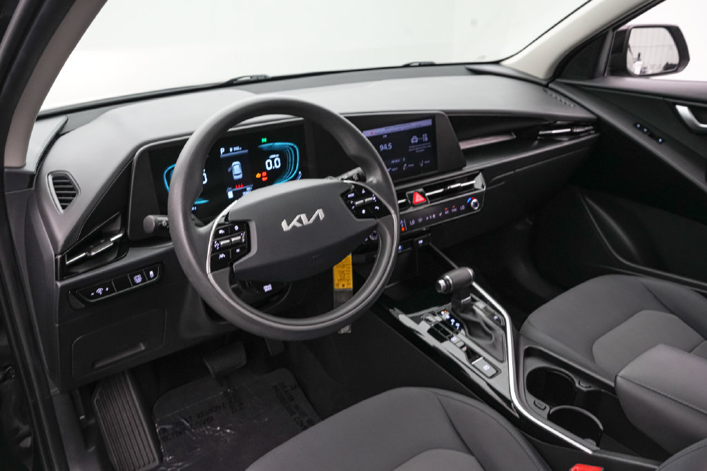 Used 2025 Kia Niro LX FWD image 12