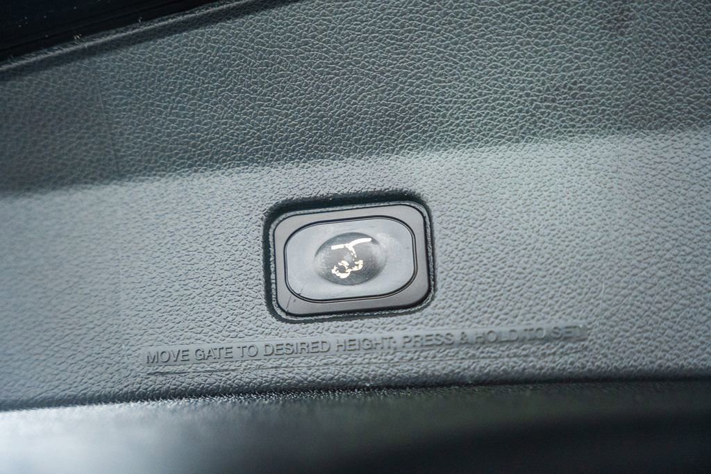 Certified 2018 Ford Explorer Limited AWD/4WD image 13
