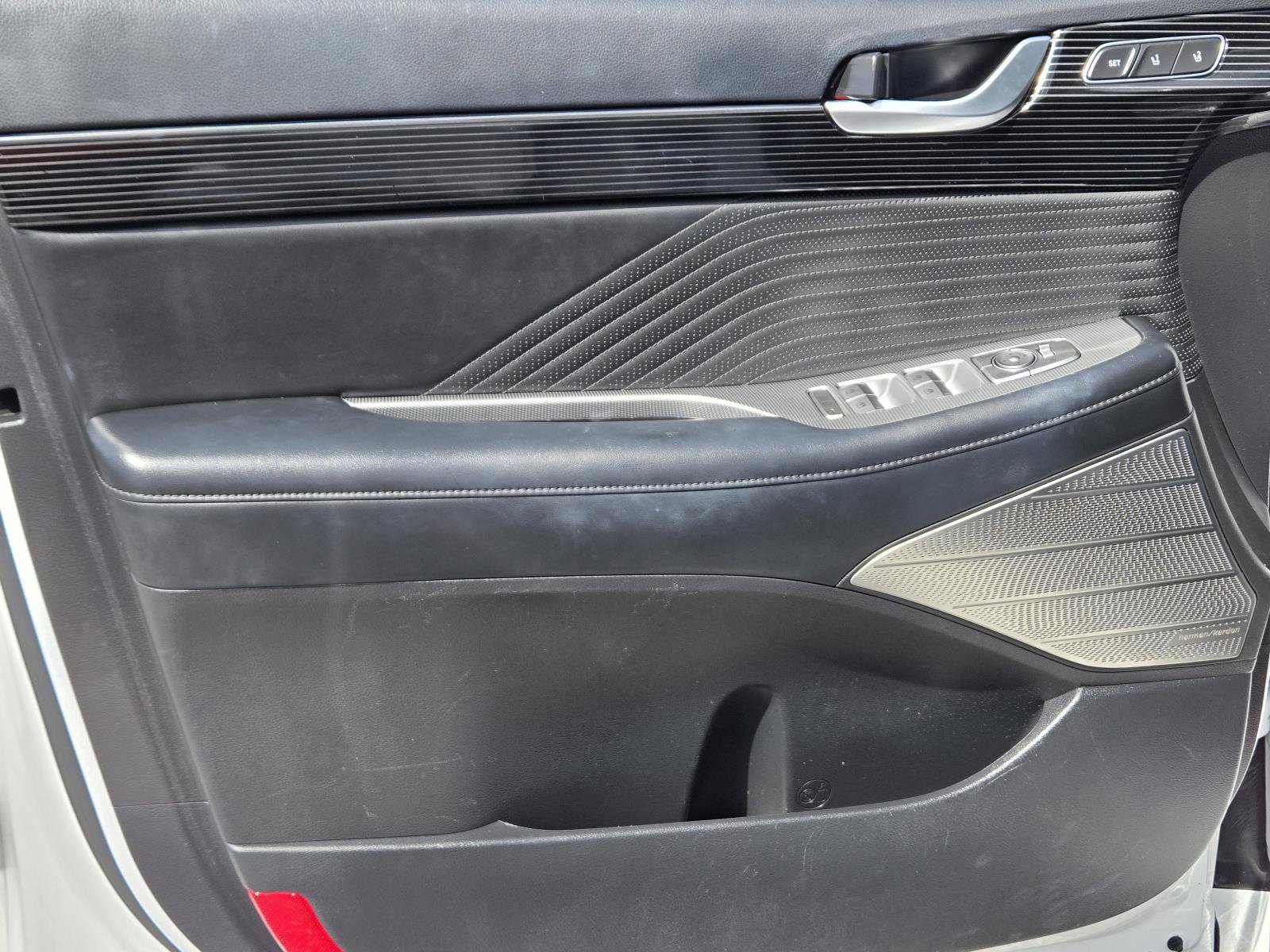 Used 2025 Hyundai Palisade Calligraphy FWD image 14