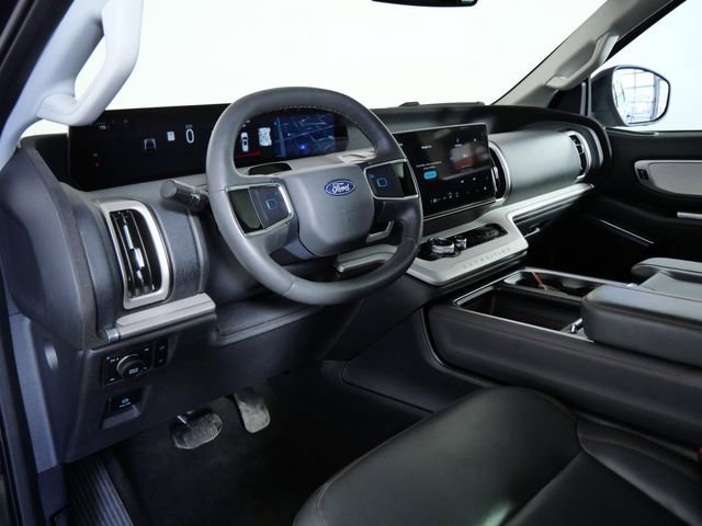 Certified 2025 Ford Expedition Active AWD/4WD image 16