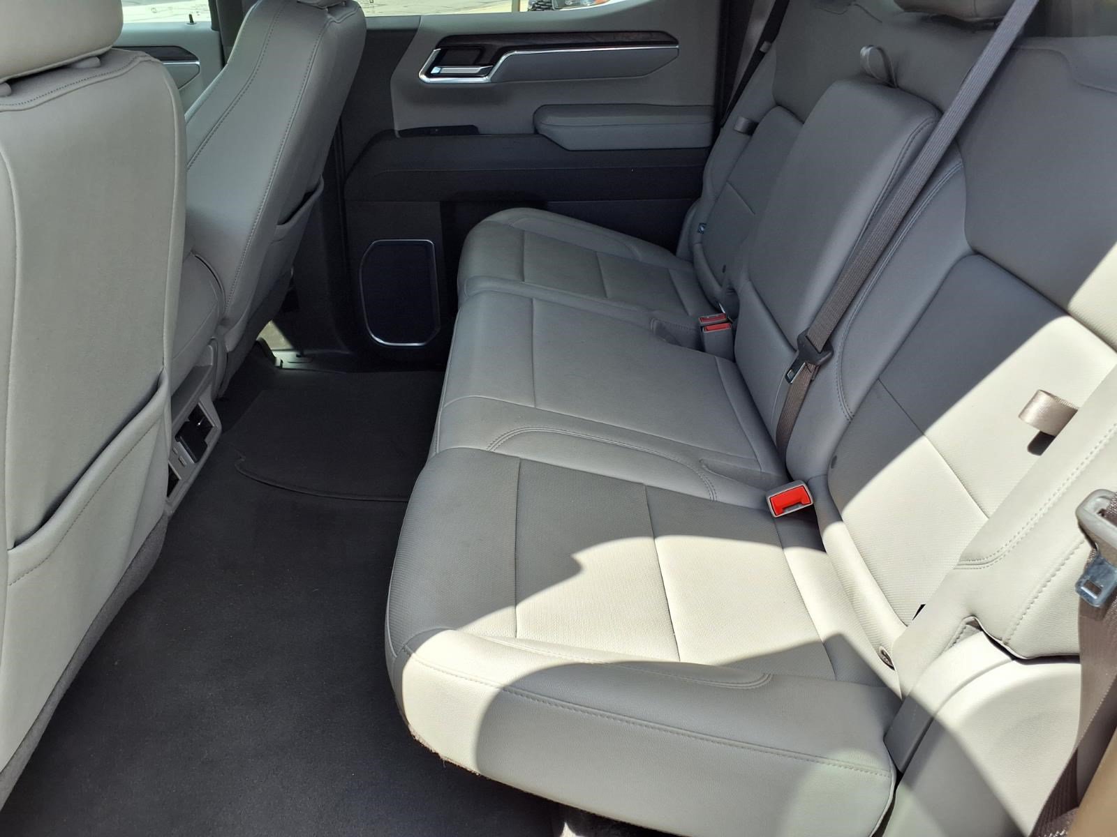 Used 2025 GMC Sierra 1500 SLT AWD/4WD image 10