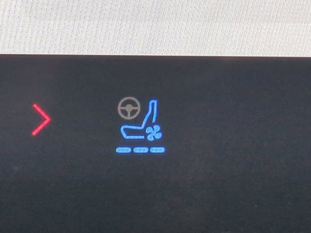 Certified 2025 Ford Explorer Platinum w/ Ultimate Package image 23