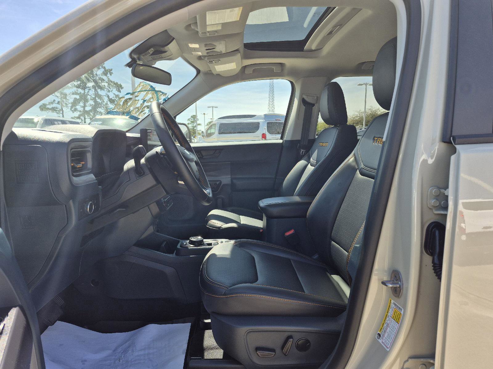 Certified 2025 Ford Maverick Tremor image 18