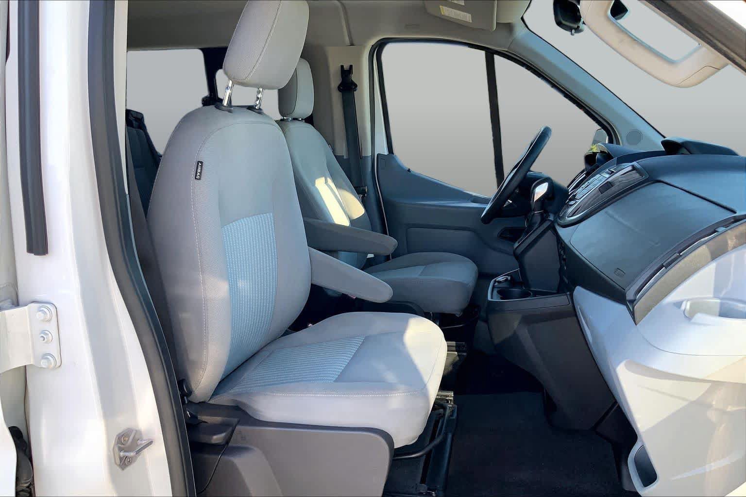 Certified 2019 Ford Transit 350 XLT RWD image 9