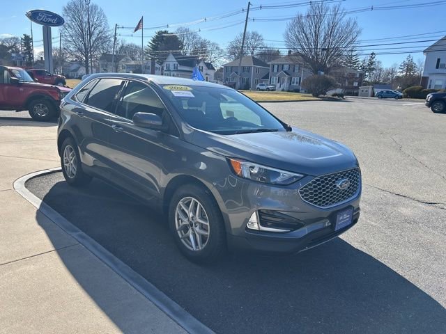 Certified 2023 Ford Edge SEL w/ Convenience Package image 4