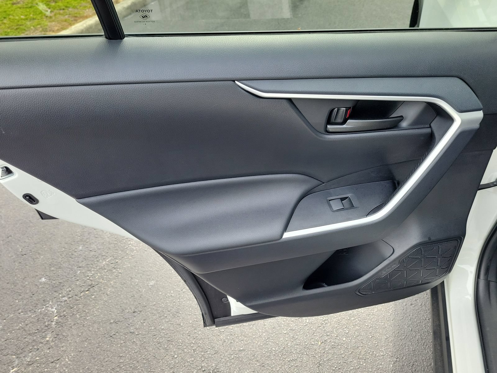 Used 2025 Toyota RAV4 LE FWD image 9