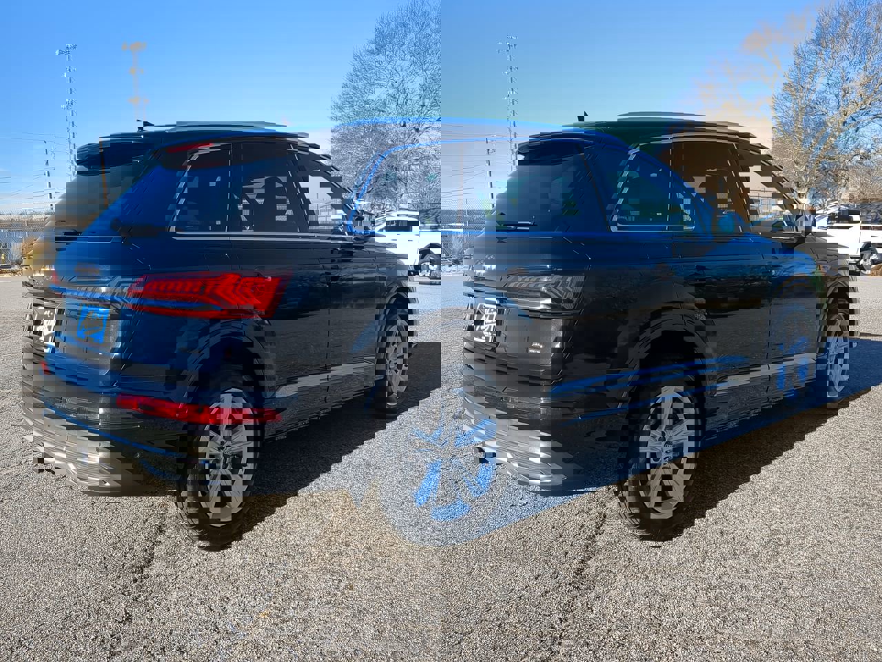 Used 2021 Audi Q7 2.0T Premium w/ Convenience Package image 4