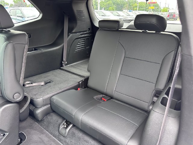 Used 2026 Buick Enclave Preferred AWD/4WD image 9