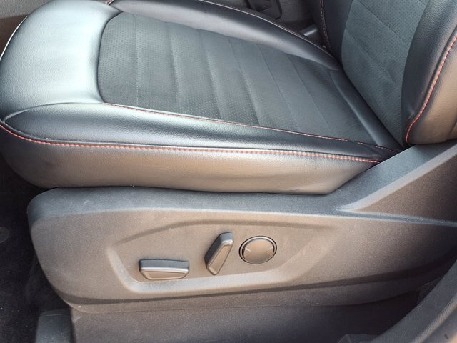 Certified 2024 Ford Edge ST-Line AWD/4WD image 5