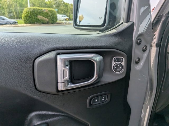 Used 2021 Jeep Gladiator Sport AWD/4WD image 13