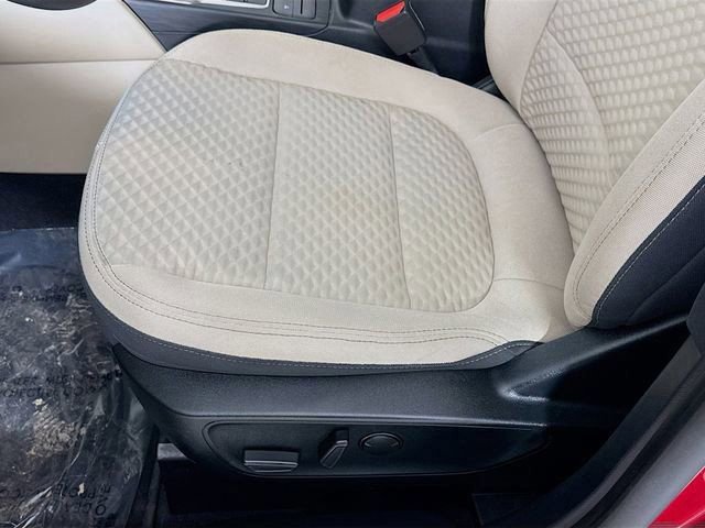 Certified 2020 Ford Escape SE image 18