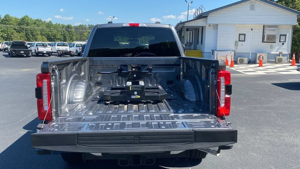 Certified 2025 Ford F350 Lariat AWD/4WD image 19