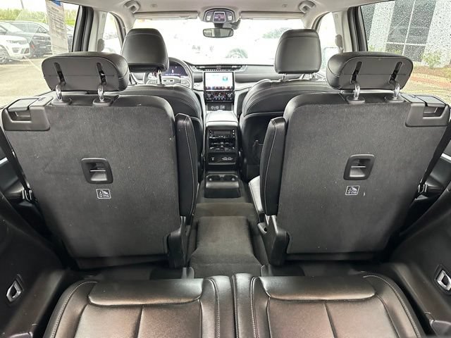 Used 2023 Jeep Grand Cherokee L Limited w/ Black Appearance Package AWD/4WD image 10