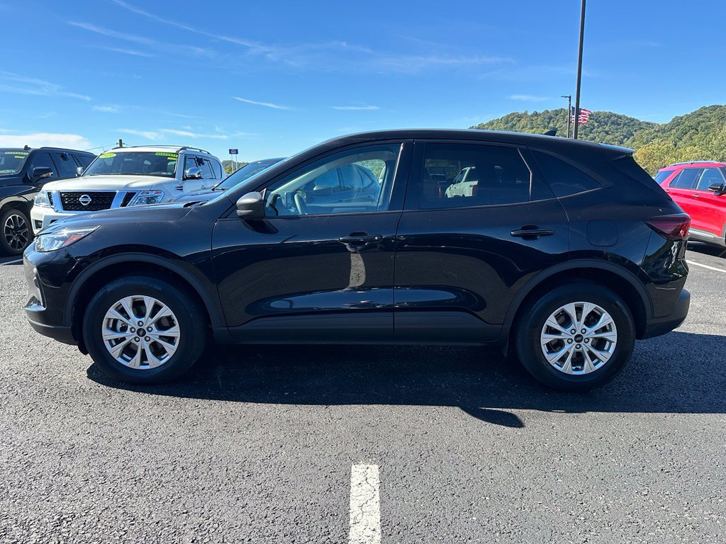 Certified 2025 Ford Escape Active AWD/4WD image 2
