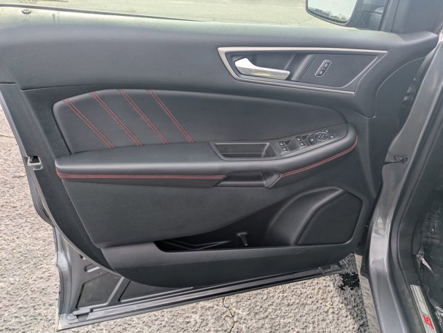 Certified 2022 Ford Edge ST-Line image 12