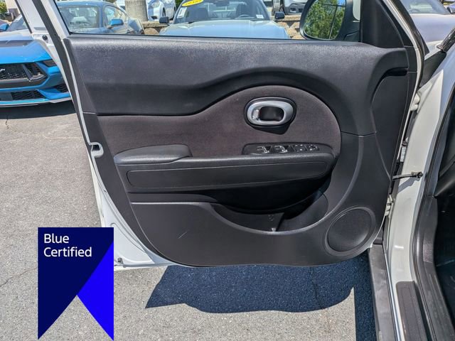 Used 2018 Kia Soul + FWD image 12