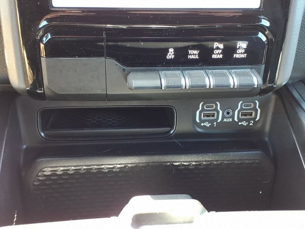 Used 2024 RAM 1500 Big Horn AWD/4WD image 19