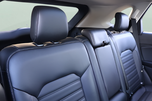 Certified 2019 Ford Edge SEL w/ Equipment Group 201A AWD/4WD image 19