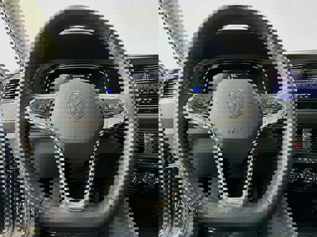 Used 2024 Volkswagen Jetta SE image 18