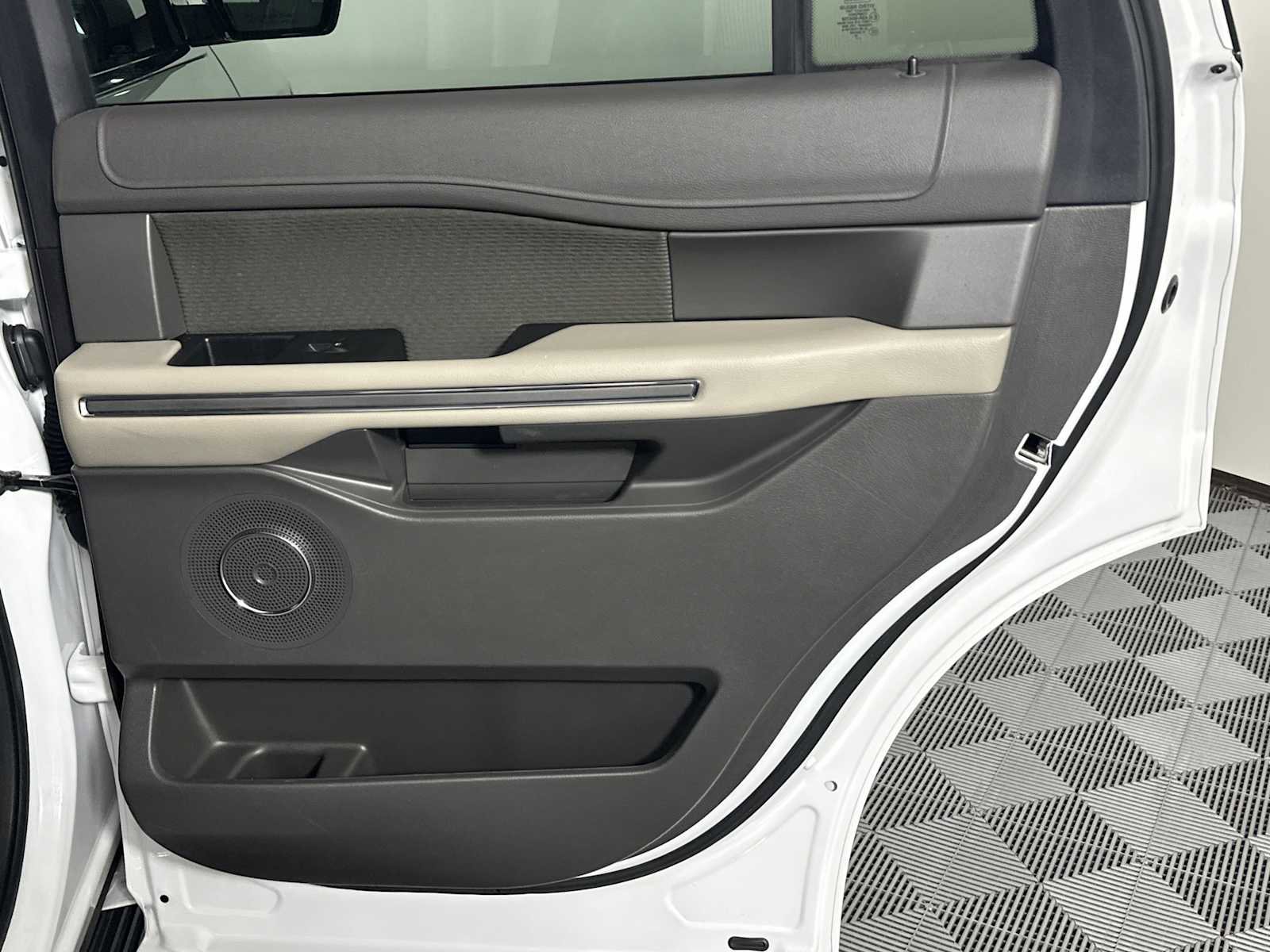 Certified 2020 Ford Expedition XLT RWD image 17