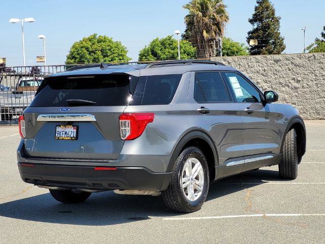 Certified 2023 Ford Explorer XLT RWD image 4