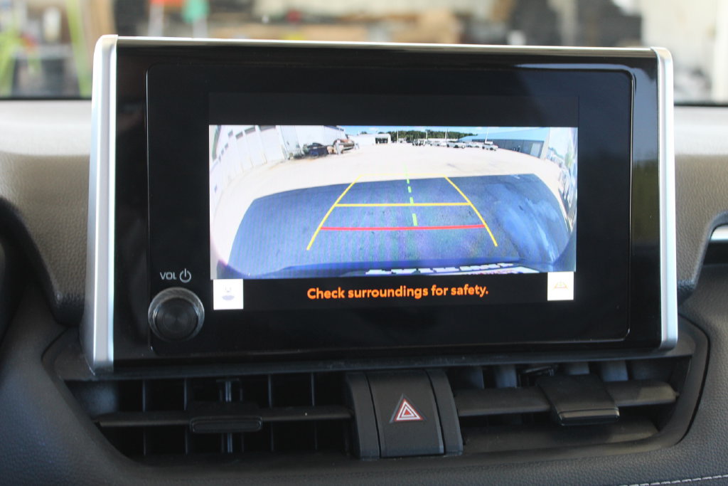 Used 2025 Toyota RAV4 LE AWD/4WD image 15