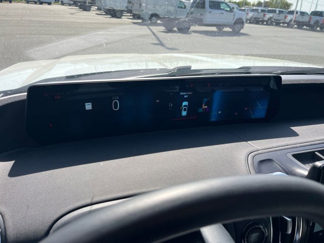 Certified 2025 Ford Expedition Max Platinum w/ Driver's Package AWD/4WD image 21