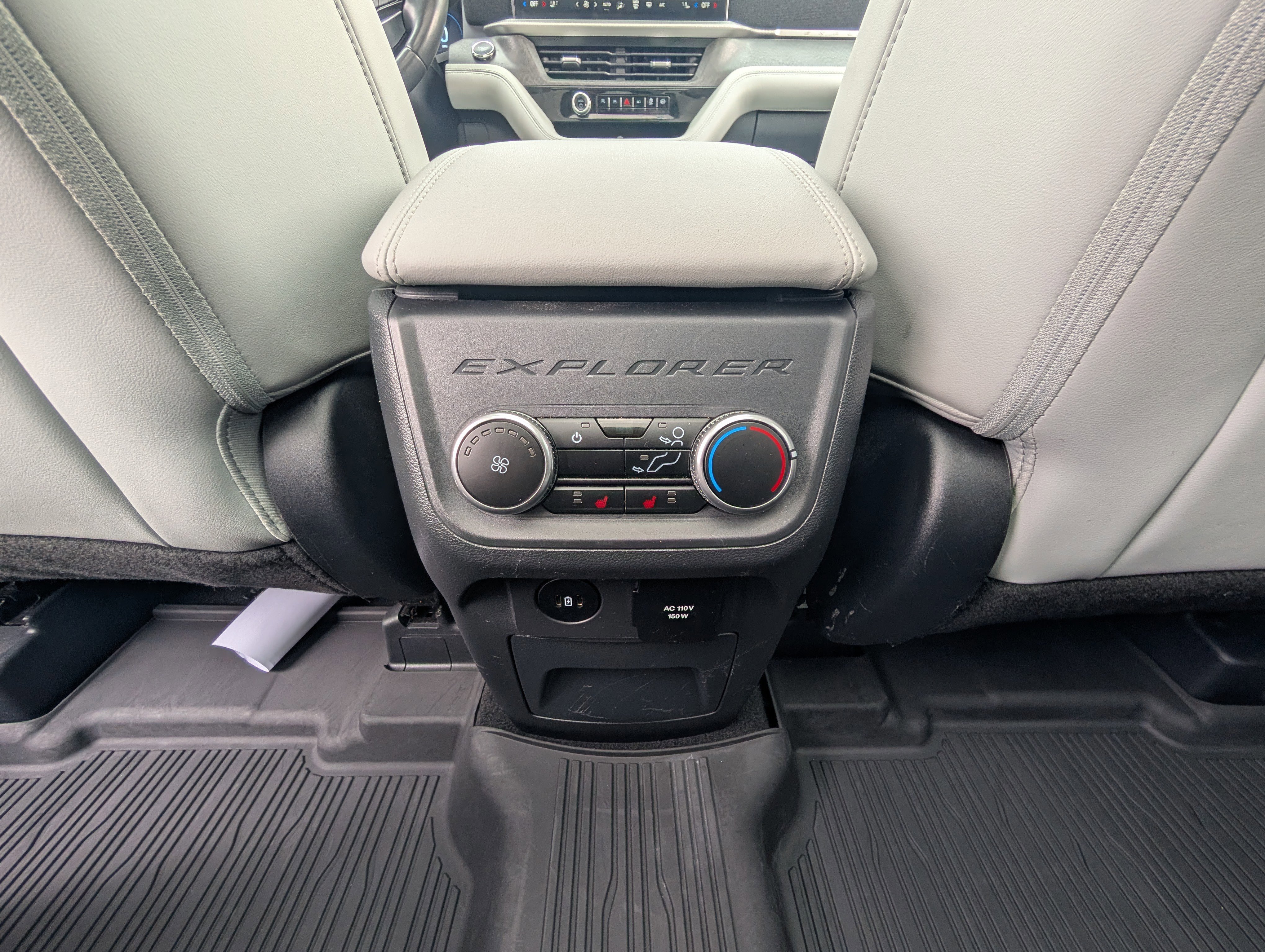 Certified 2025 Ford Explorer Platinum w/ Ultimate Package image 20