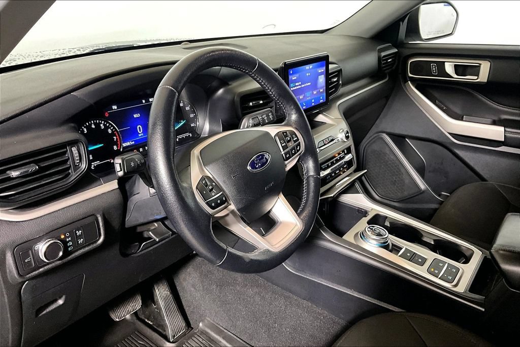 Certified 2021 Ford Explorer XLT RWD image 10
