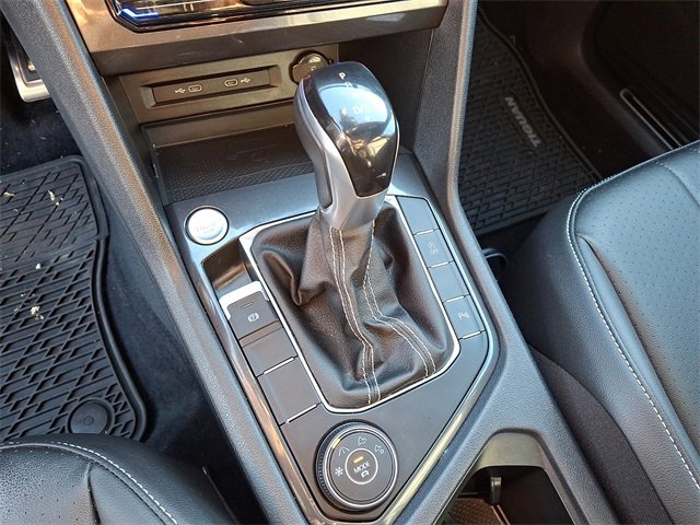 Used 2022 Volkswagen Tiguan SE R-Line image 16