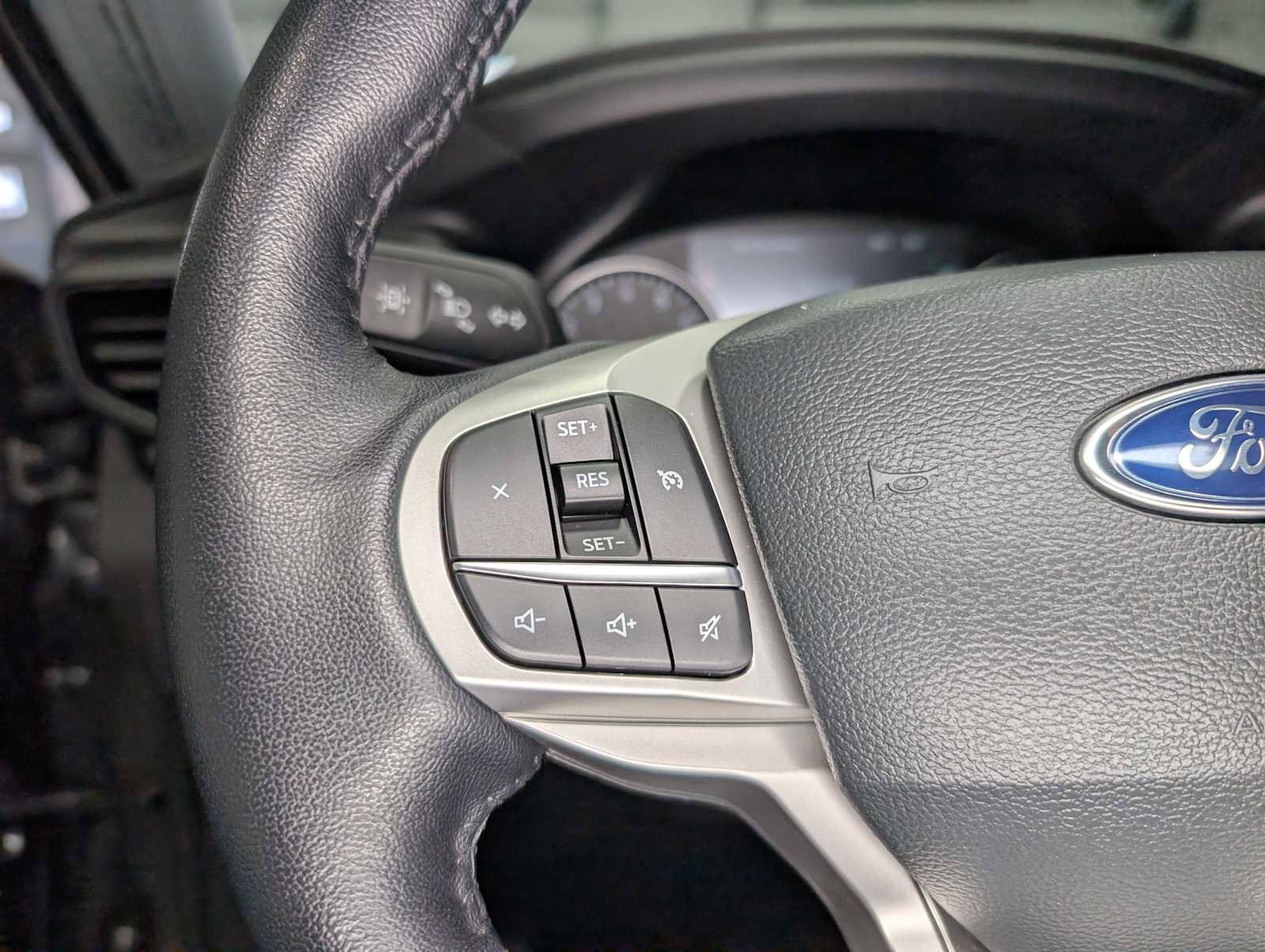 Certified 2023 Ford Explorer XLT image 37