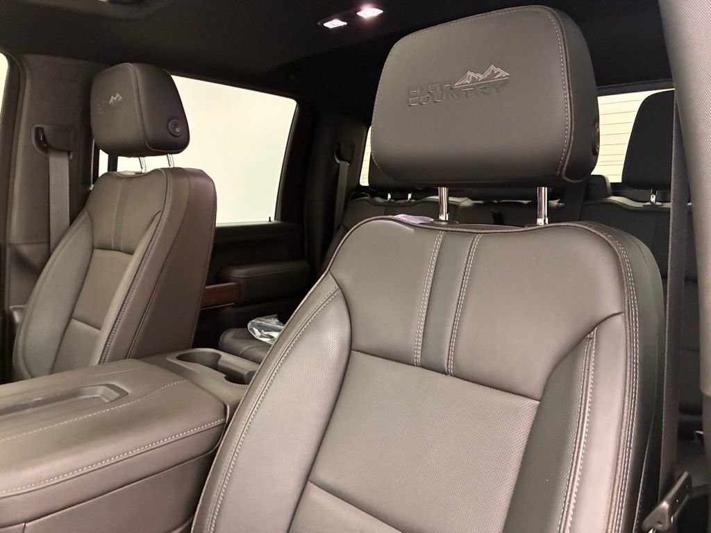 Used 2021 Chevrolet Silverado 3500 High Country image 21