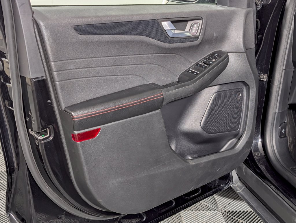 Certified 2023 Ford Escape ST-Line FWD image 25