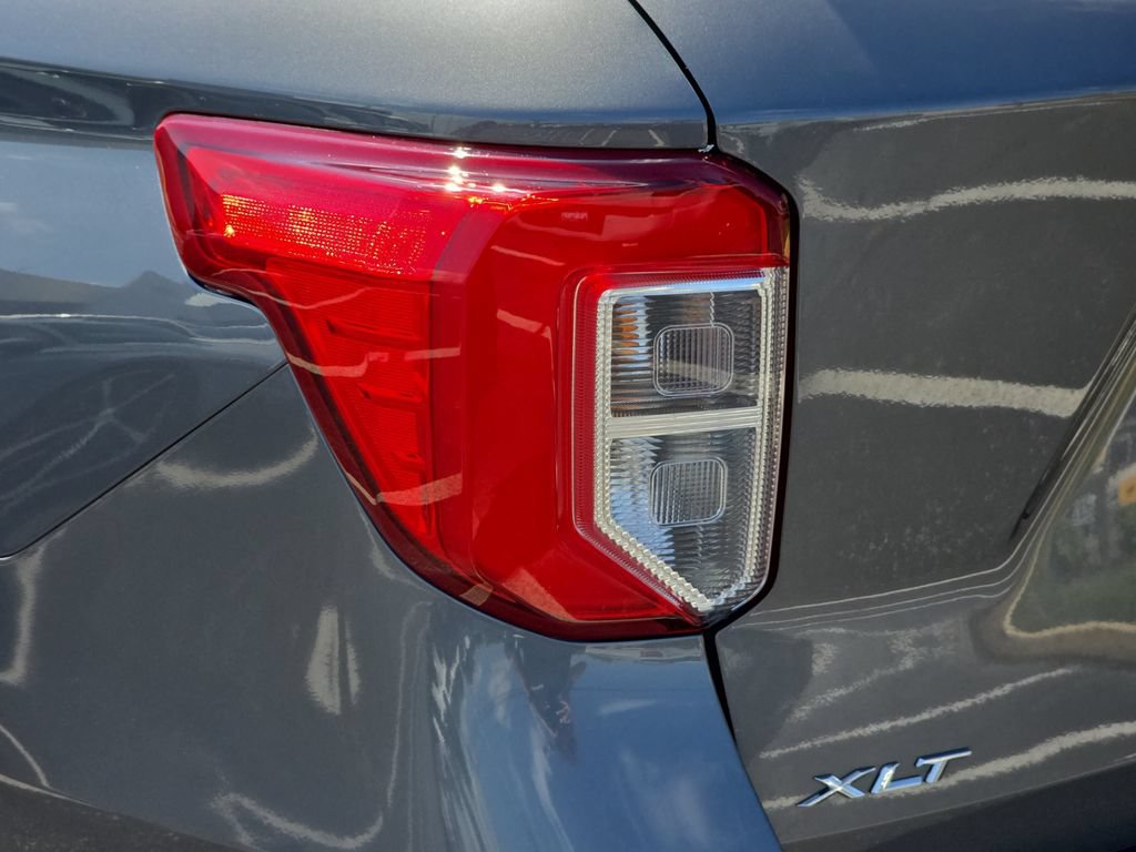 Certified 2023 Ford Explorer XLT w/ Equipment Group 202A AWD/4WD image 30