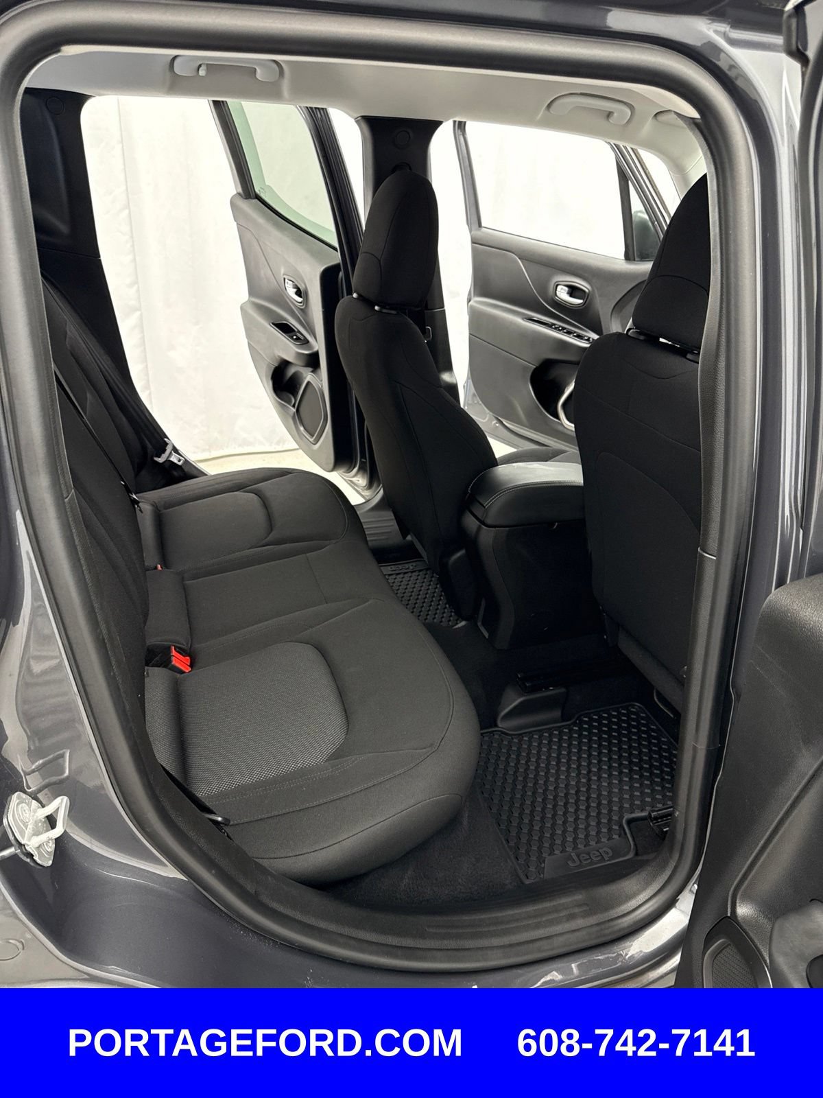 Used 2023 Jeep Renegade Latitude AWD/4WD image 28