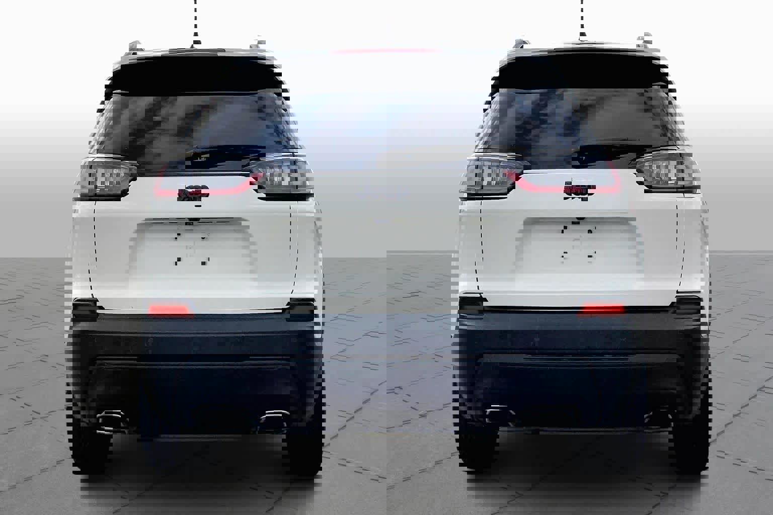 Used 2019 Jeep Cherokee Latitude Plus image 3