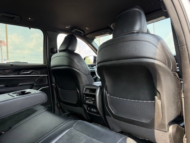 Used 2022 Jeep Grand Cherokee Trailhawk w/ Luxury Tech Group III AWD/4WD image 18