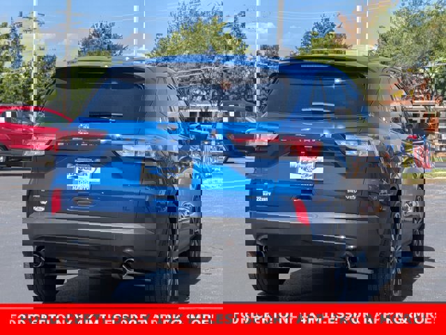 Certified 2022 Ford Escape SE w/ SE Sport Appearance Package image 3