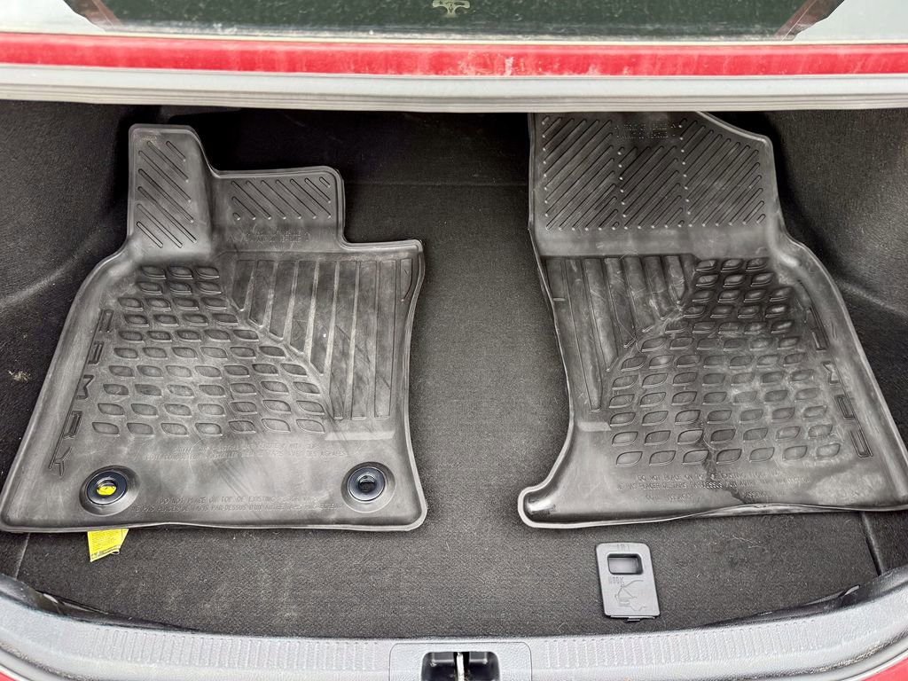 Used 2021 Toyota Camry SE w/ Cold Weather Package image 17