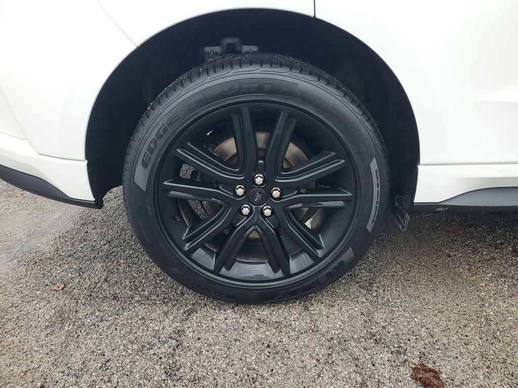 Certified 2023 Ford Edge ST-Line w/ Class II Trailer Tow Package image 5