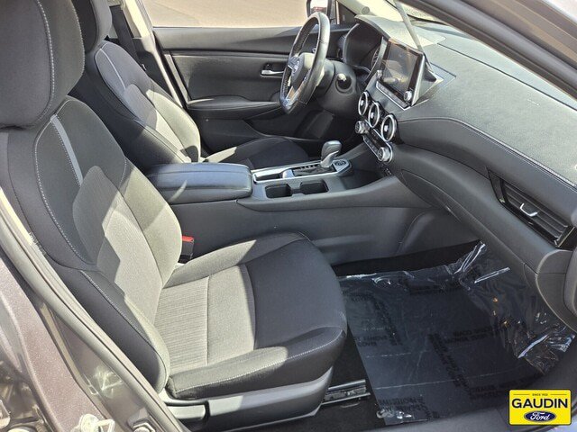 Used 2025 Nissan Sentra SV w/ All-Weather Package FWD image 16