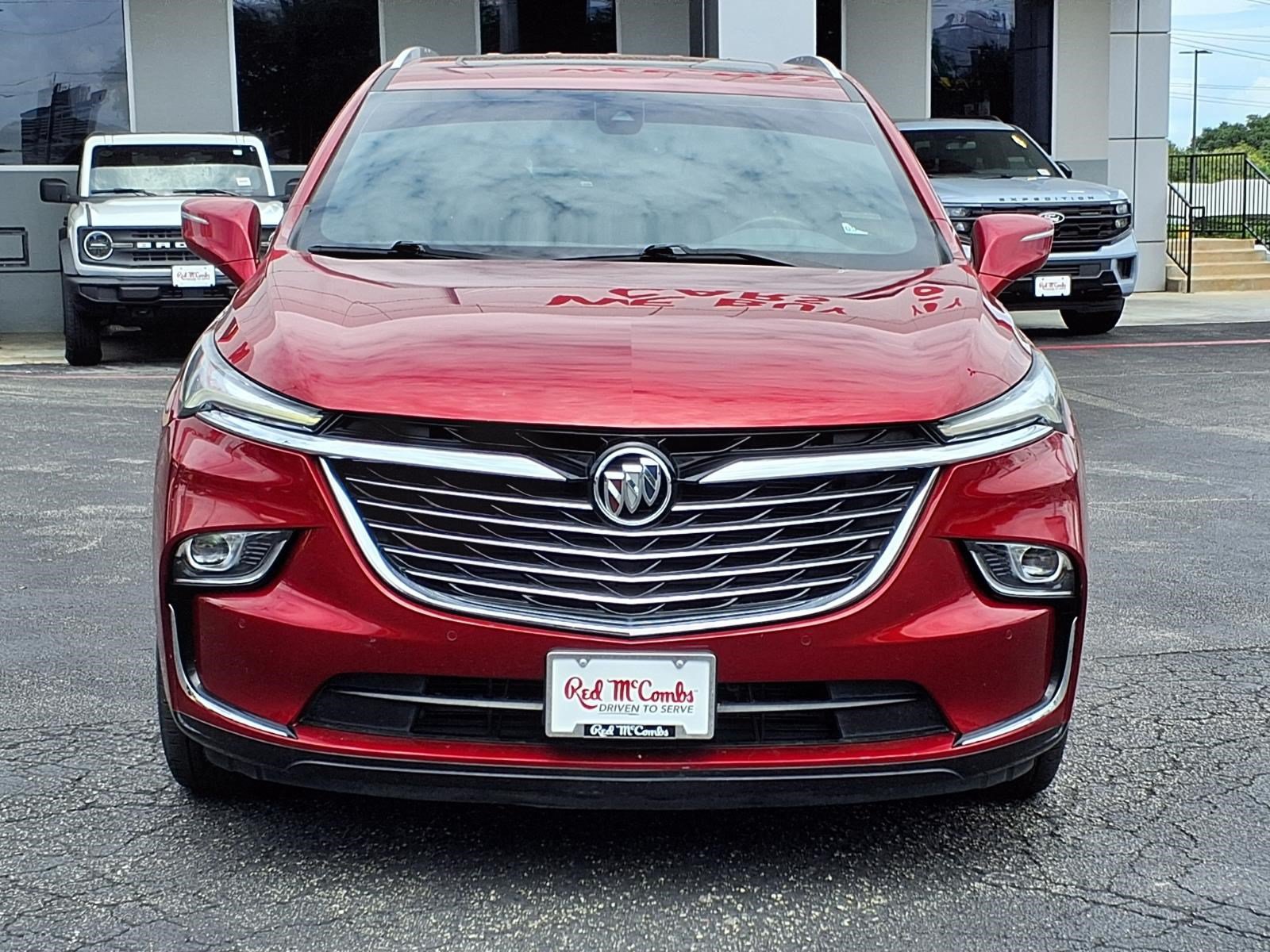Used 2023 Buick Enclave Essence w/ Experience Buick Package FWD image 2