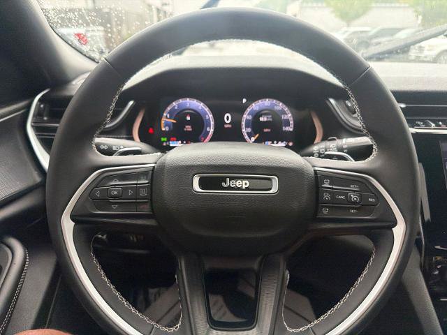 Used 2025 Jeep Grand Cherokee L Laredo AWD/4WD image 20