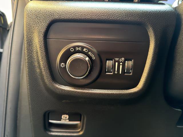 Used 2023 Jeep Grand Cherokee Altitude image 19