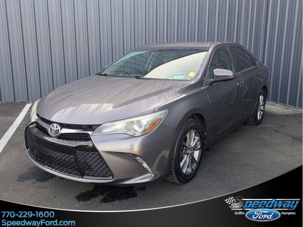 Used 2017 Toyota Camry SE image 1