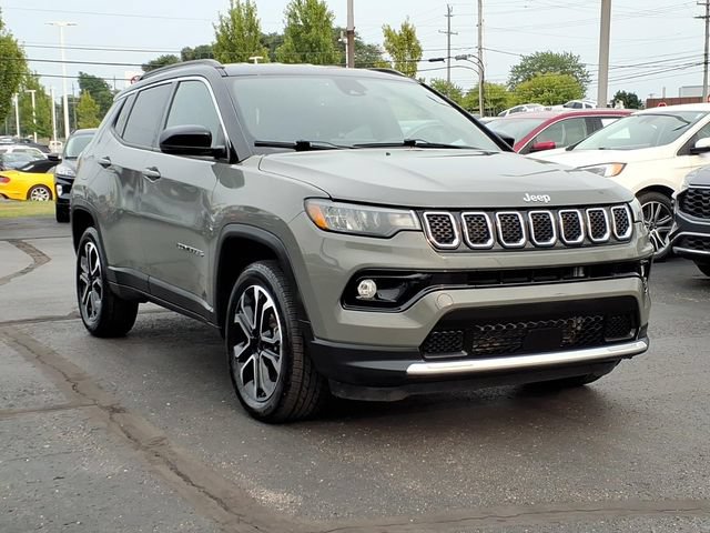 Used 2023 Jeep Compass Limited AWD/4WD image 3