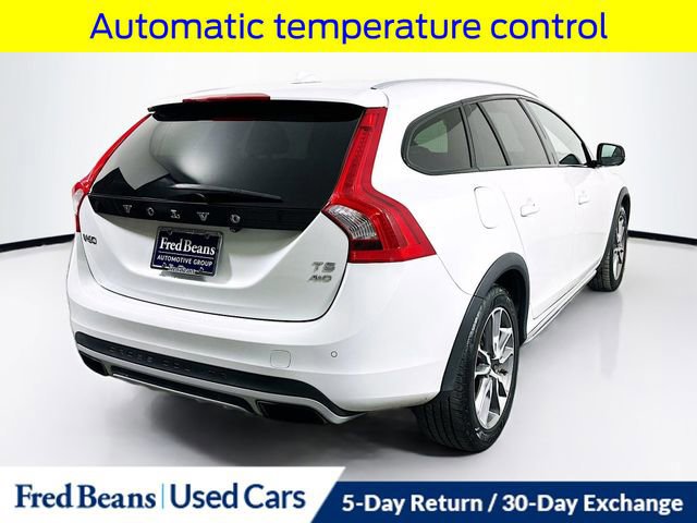 Used 2017 Volvo V60 T5 Cross Country w/ Convenience Package image 5