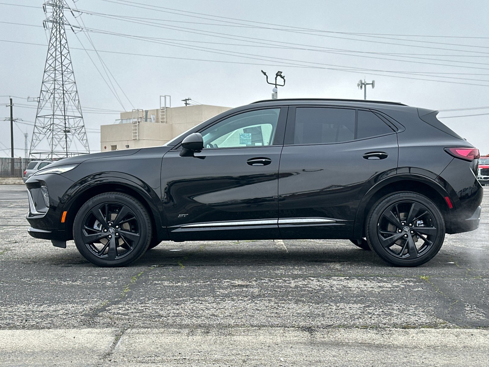 Used 2025 Buick Envision Sport Touring image 2